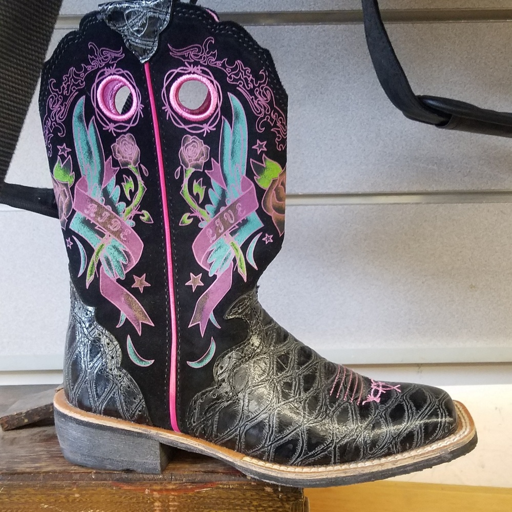 Unique Western boots- Offers welcomed